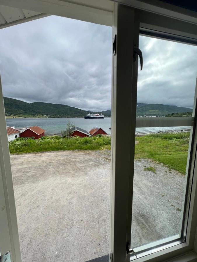 Visit Leif At Senja Apartment Gibostad Exterior photo